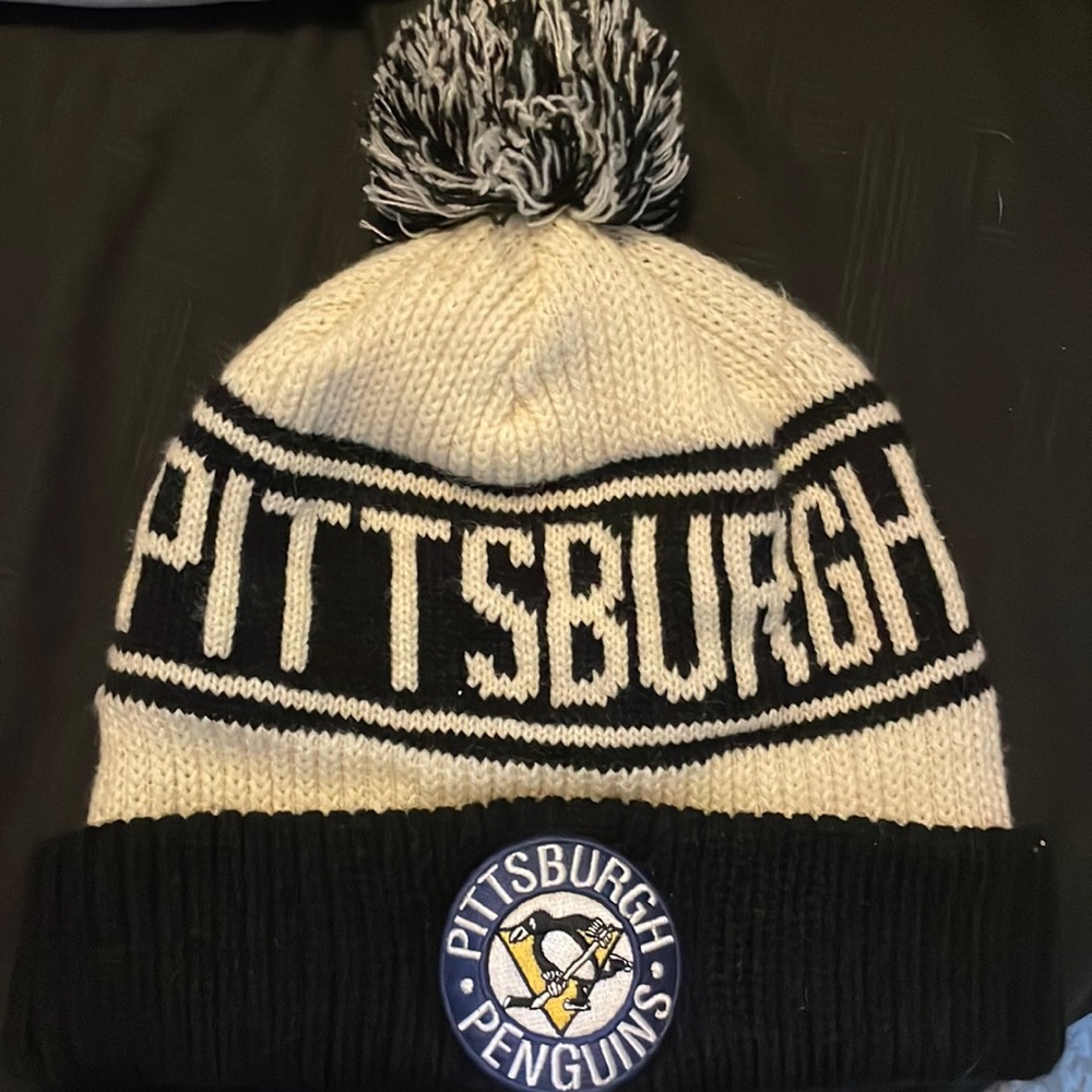 PITTSBURGH PENGUINS BEANIE